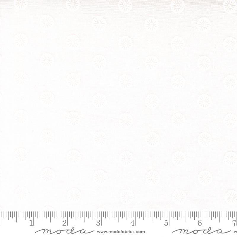 Catching Blossoms Cloud White 47036 21 Moda #1