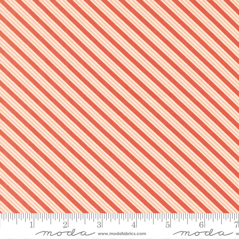 December Darling Rose 31818 17 Moda #1