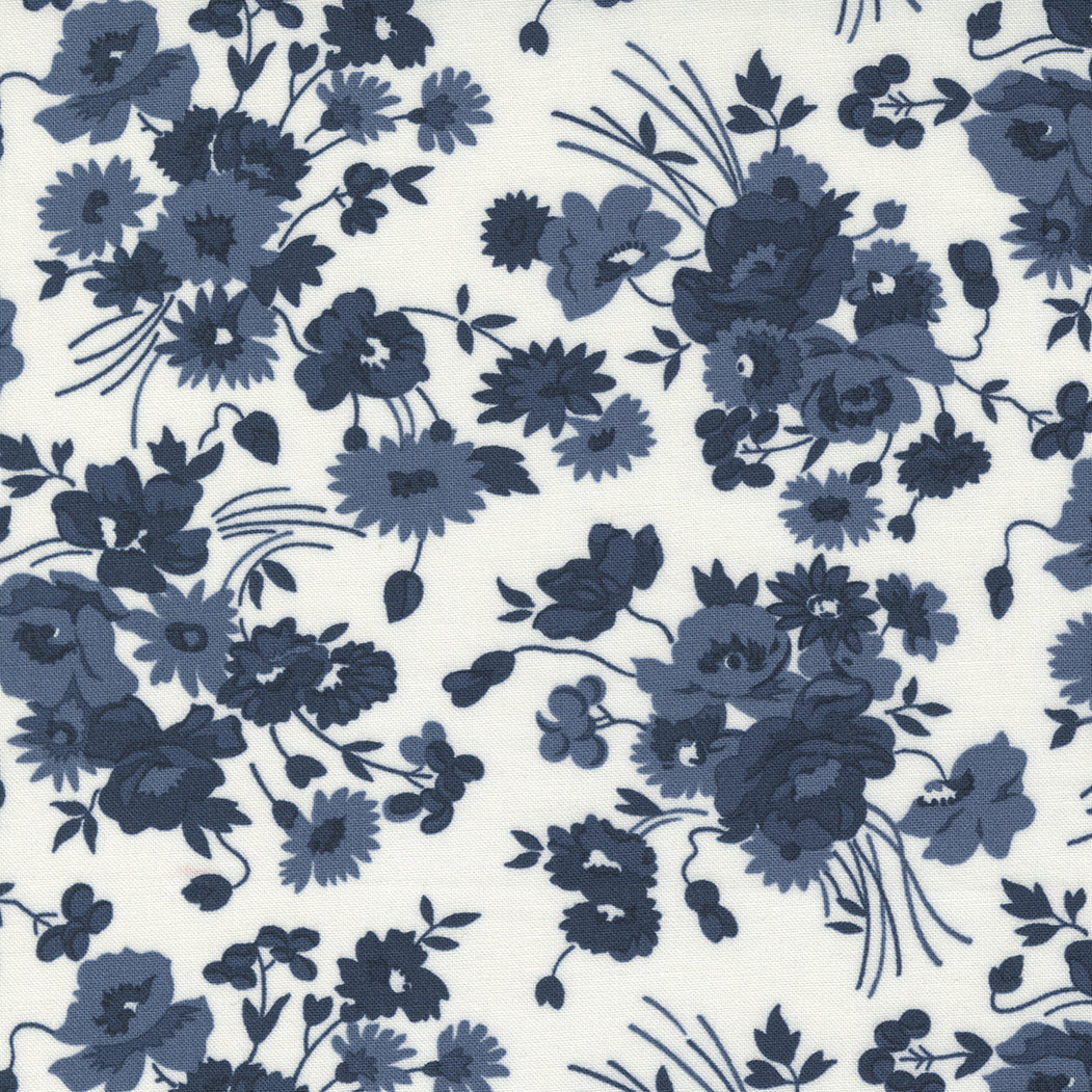 31" - 108" Nantucket Summer Cream Navy 108034-21
