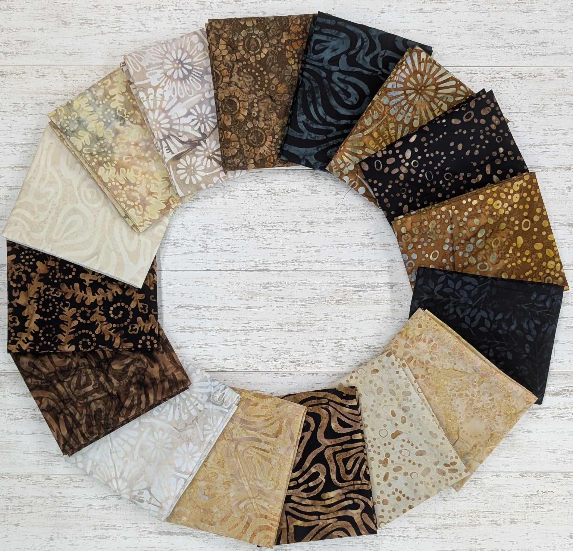 (16) Cinnamon Twist Batik Fat Quarter Bundle