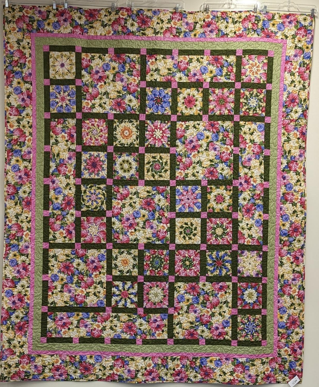 Spinning Wheels Pink Floral Size: 76 x 91