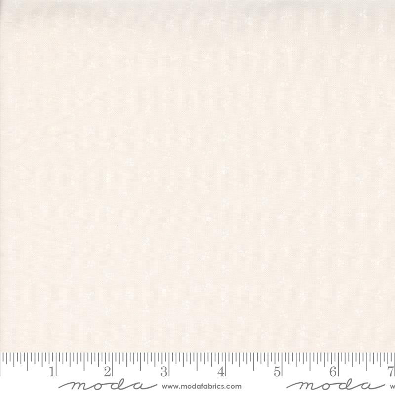 Itty Bitty Background Gathering Off White Wh 49282-11