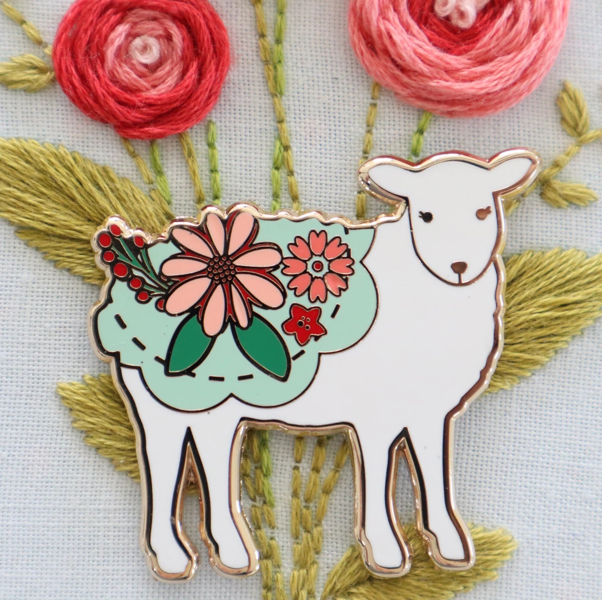Farmhouse Floral Sheep Magnetic Needle Minder