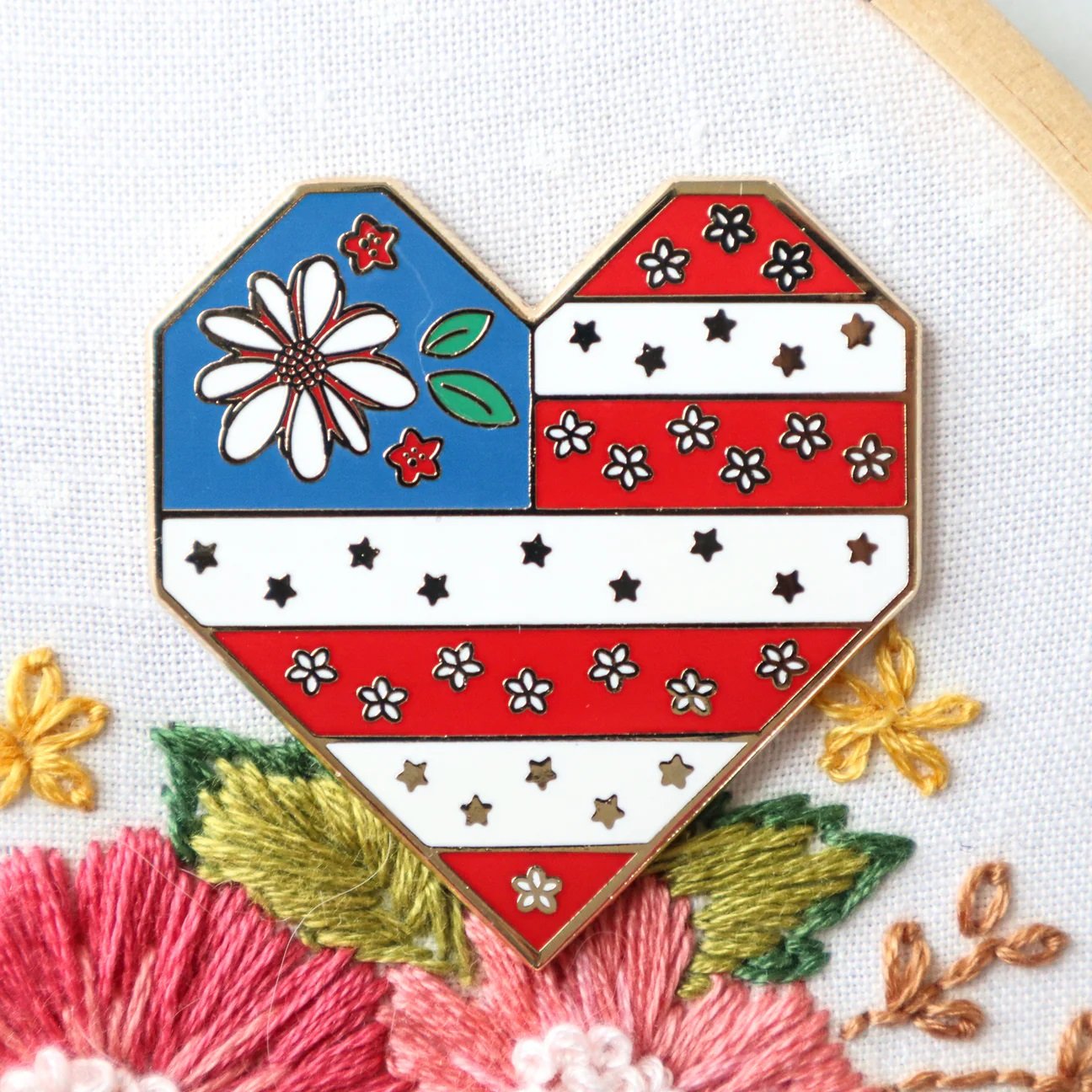 Sweet Freedom Heart Flag Needle Minder