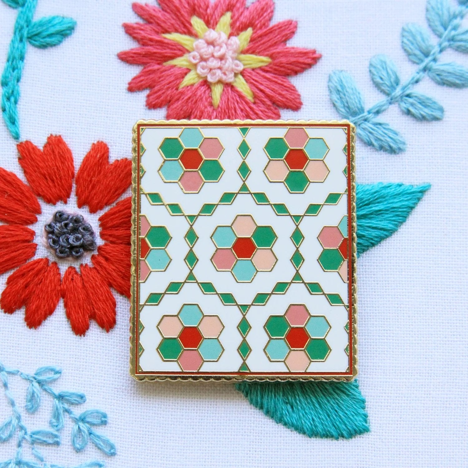 Vintage Flower Garden Quilt Needle Minder