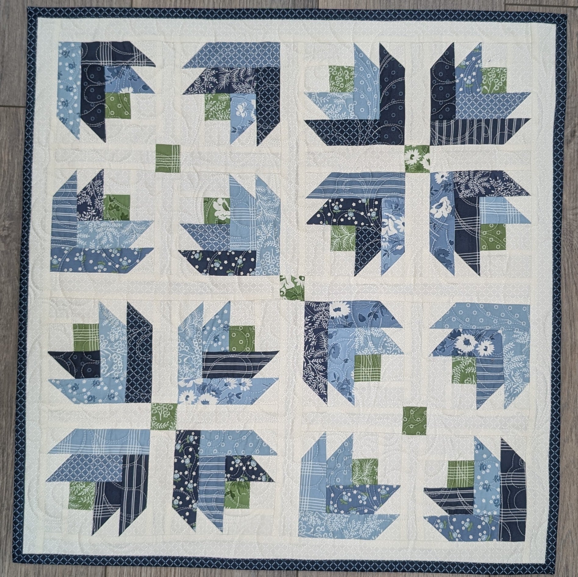 Nantucket Summer Pieced Flower Size: 21" x 21"
