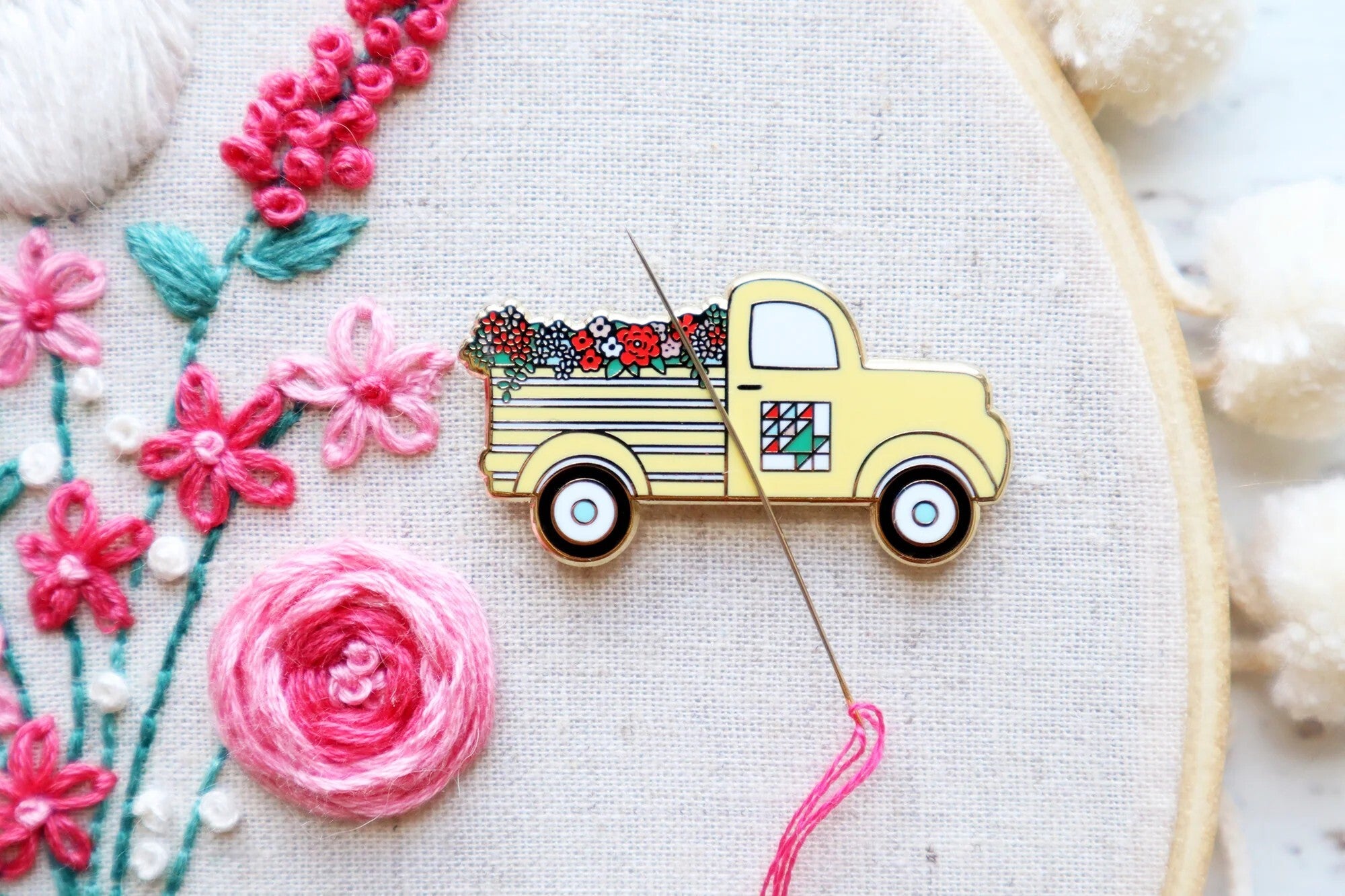 Spring Flower Vintage Truck Magnetic Needle Minder
